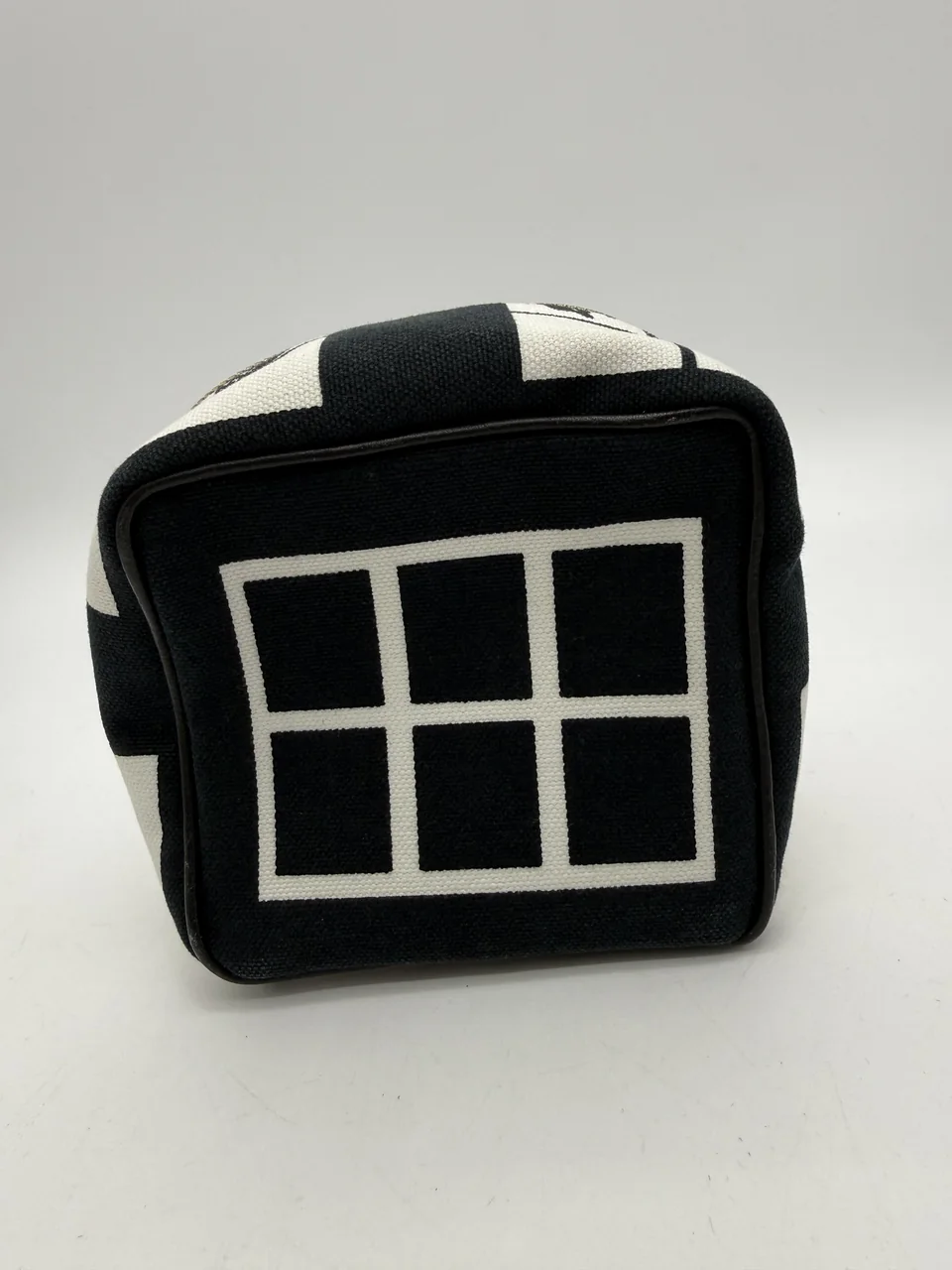 CHANEL VANITY POUCH hover