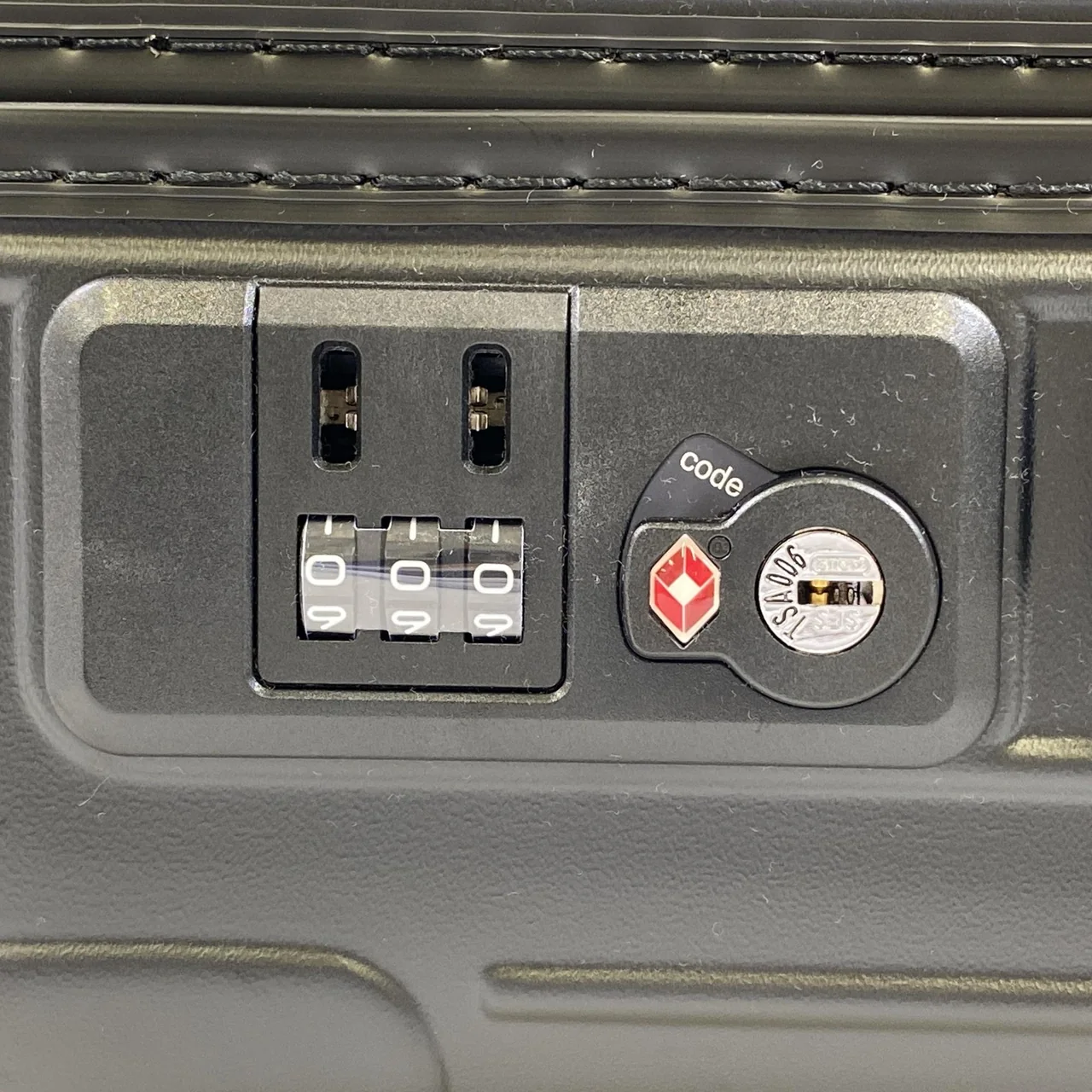 RIMOWA ESSENTIAL CABIN (BLACK) view 16