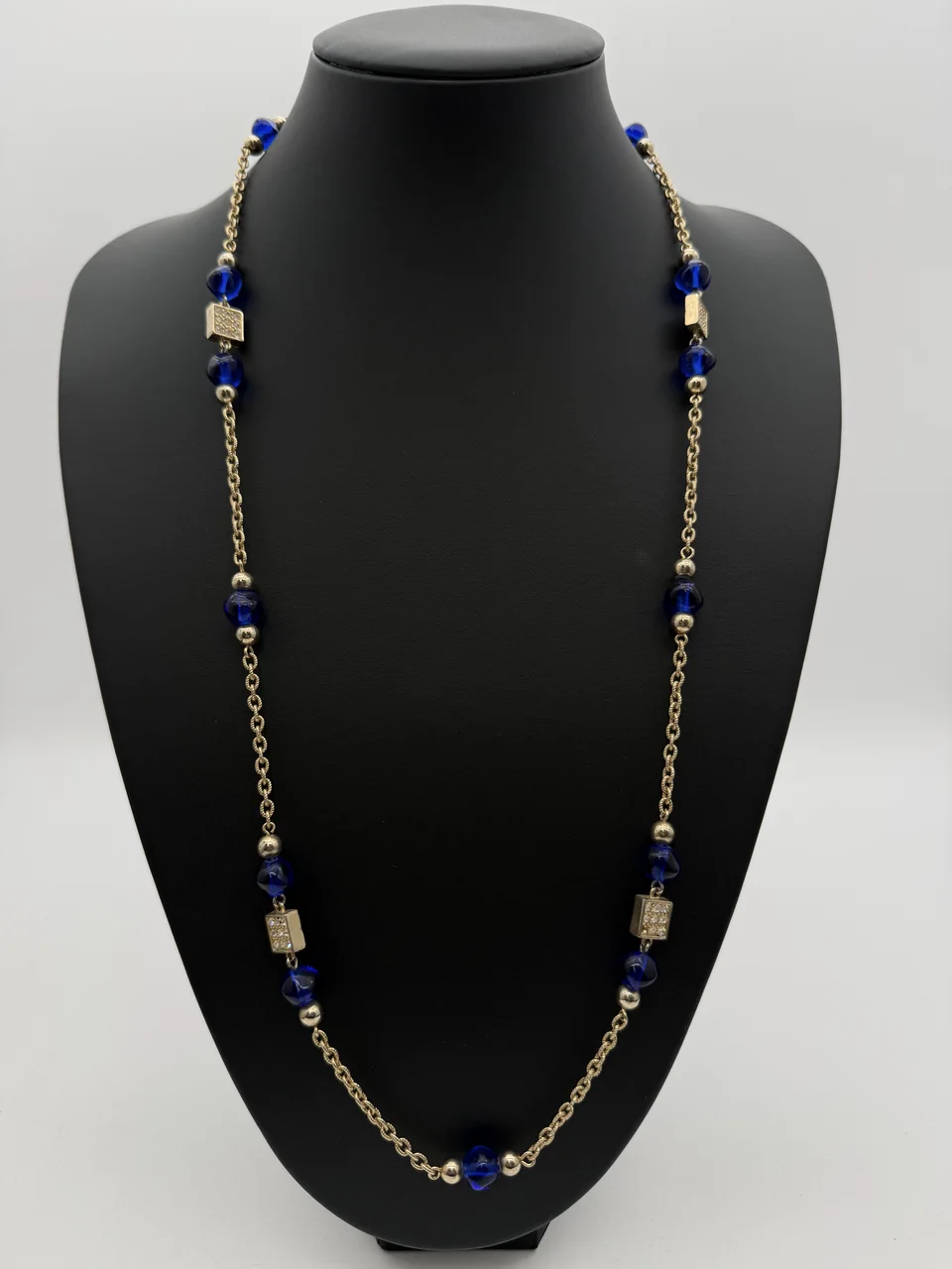 GIVENCHY NECKLACE hover