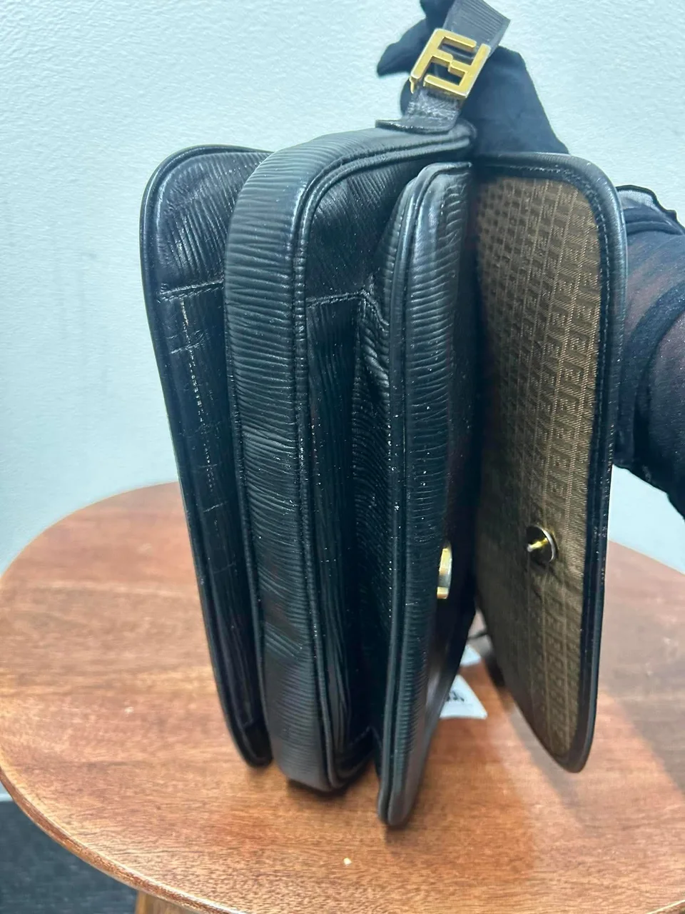 FENDI ZUCCA SHOULDER BAG (BLACK) view 3
