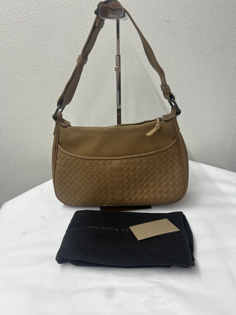 BOTTEGA VENETA SHOULDER BAG (DARK BEIGE) view 13