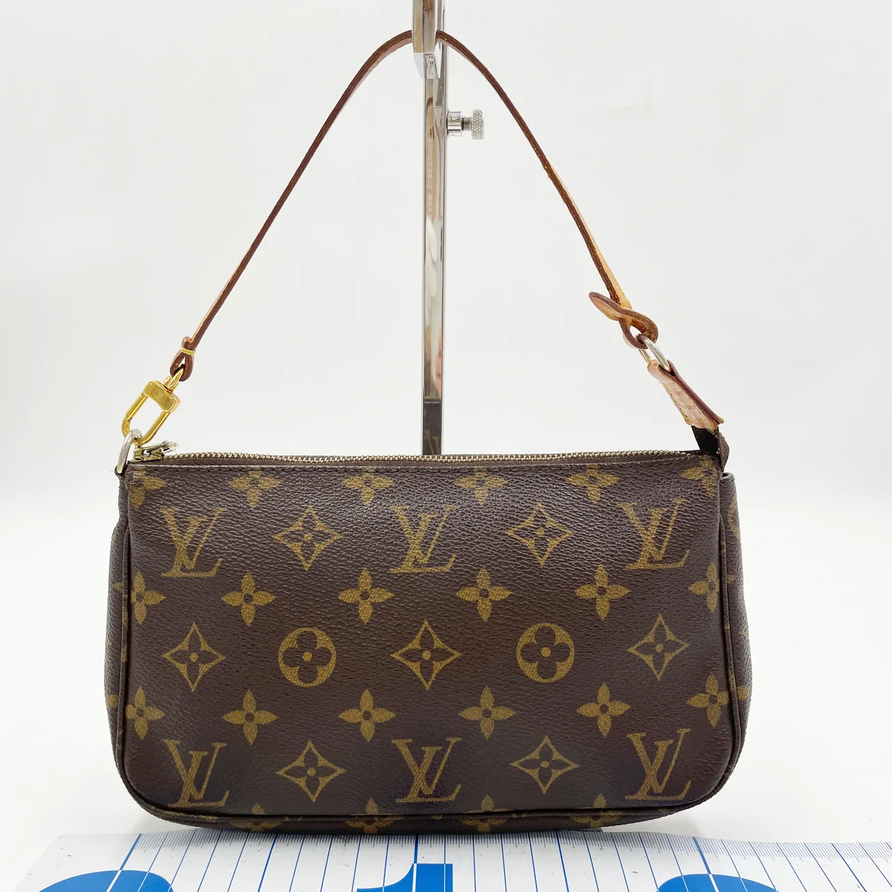 LV MONOGRAM POCHETTE ACCESSOIRE view 2