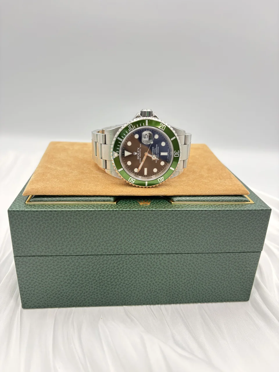 ROLEX SUBMARINER DATE 16610T view 3
