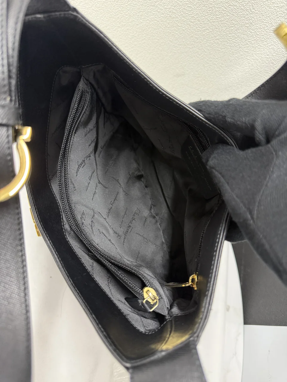 SALVATORE FERRAGAMO SHOULDER BAG view 10