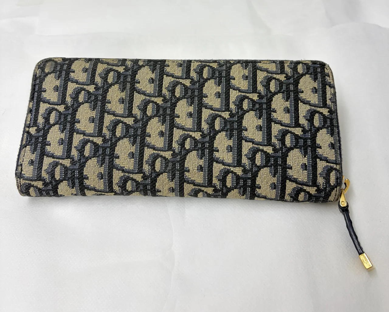 DIOR WALLET hover