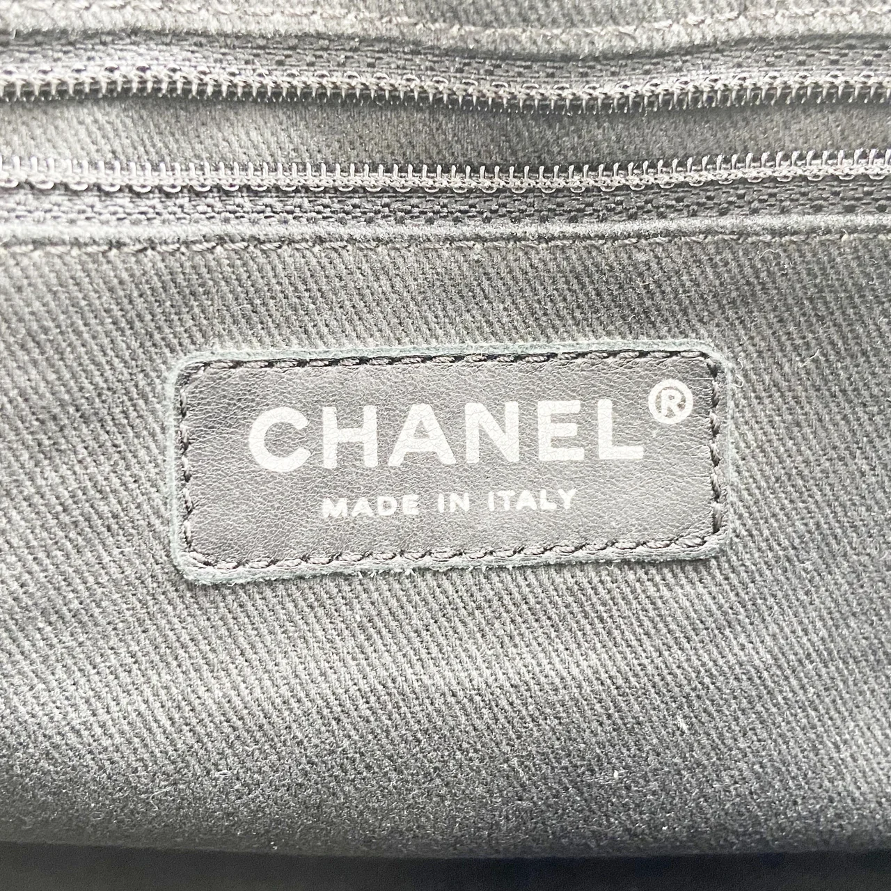 CHANEL CAVIAR CHAIN SHOULDER BAG (12 SERIAL CODE) view 10