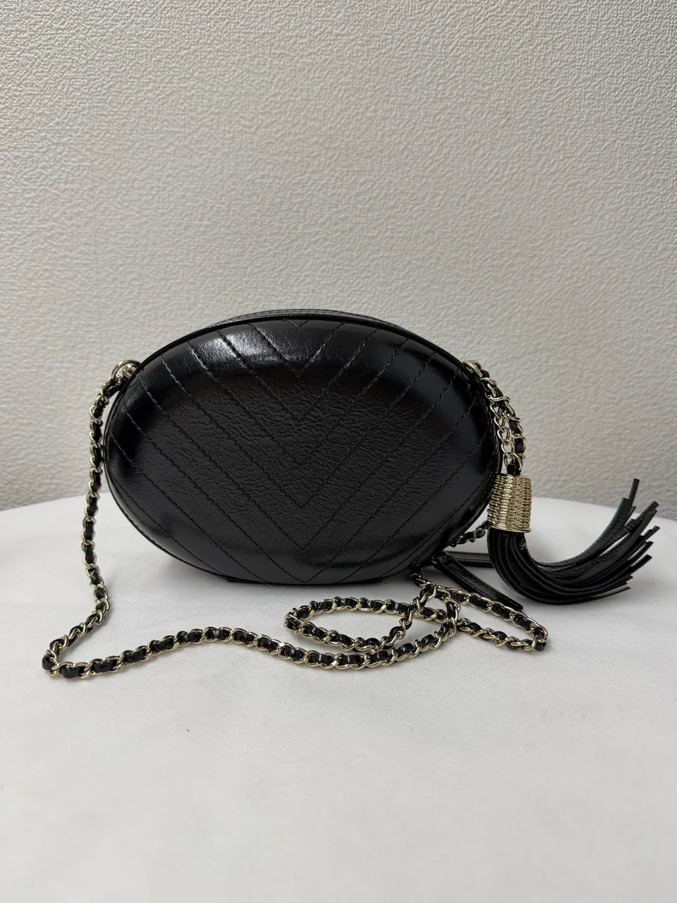 CHANEL LA PAUSA CHAIN SHOULDER BAG (26 SERIAL CODE) hover