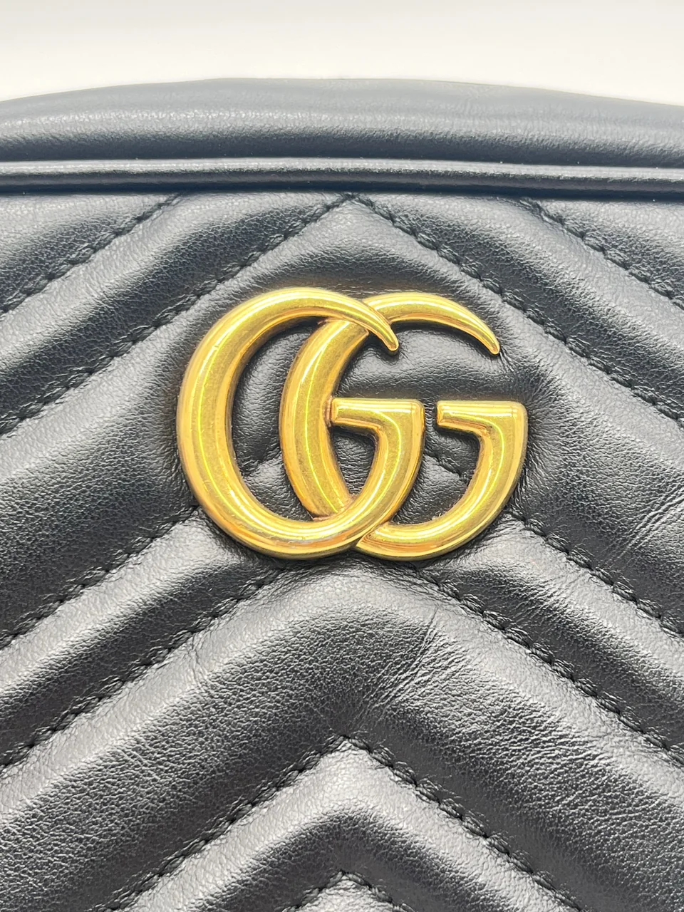 GUCCI GG ARMONT CHAIN SHOULDER BAG (BLACK) view 8