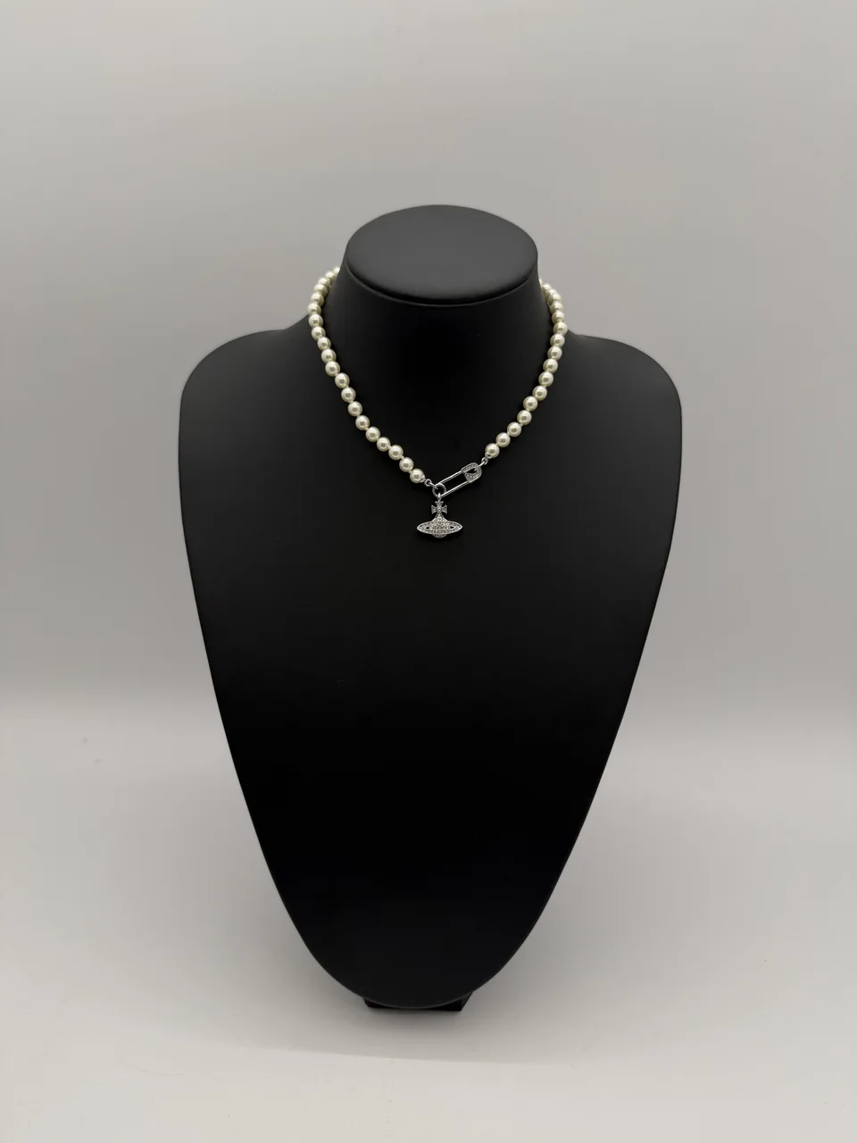 VIVIENNE WESTWOOD NECKLACE