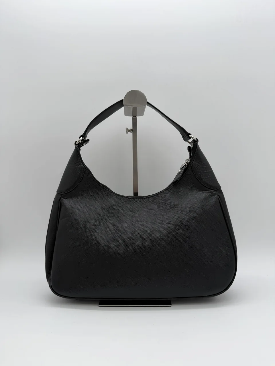 SALVATORE FERRAGAMO HANDBAG (BLACK) hover