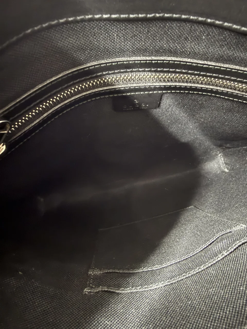 GUCCI GG SUPREME SHOULDER BAG view 9