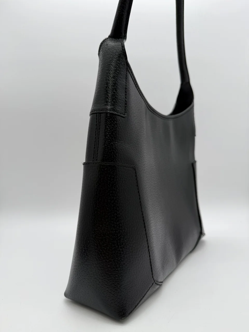 SALVATORE FERRAGAMO SHOULDER BAG (BLACK) view 3