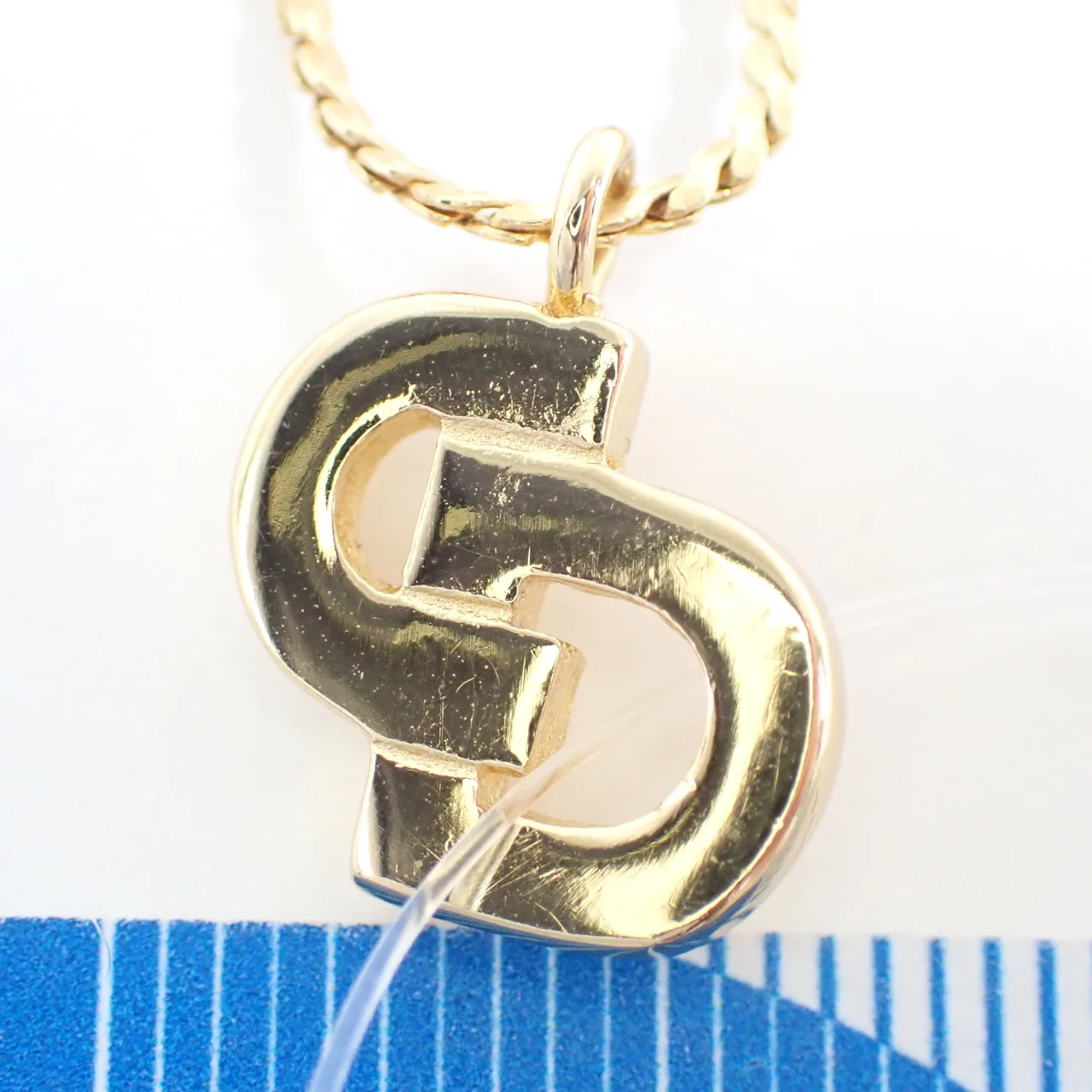 DIOR LOGO NECKLACE view 3