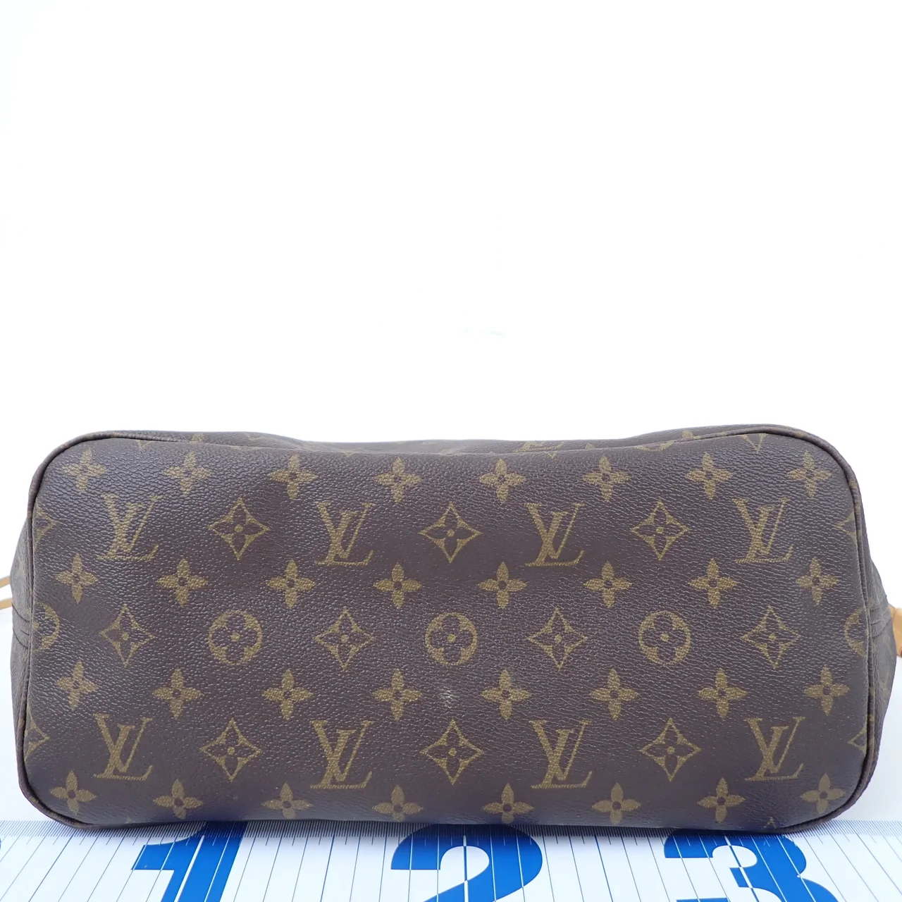 LV MONOGRAM NEVERFULL MM view 3