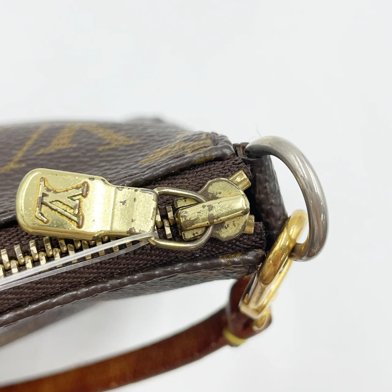 LV MONOGRAM POCHETTE ACCESSOIRE view 9