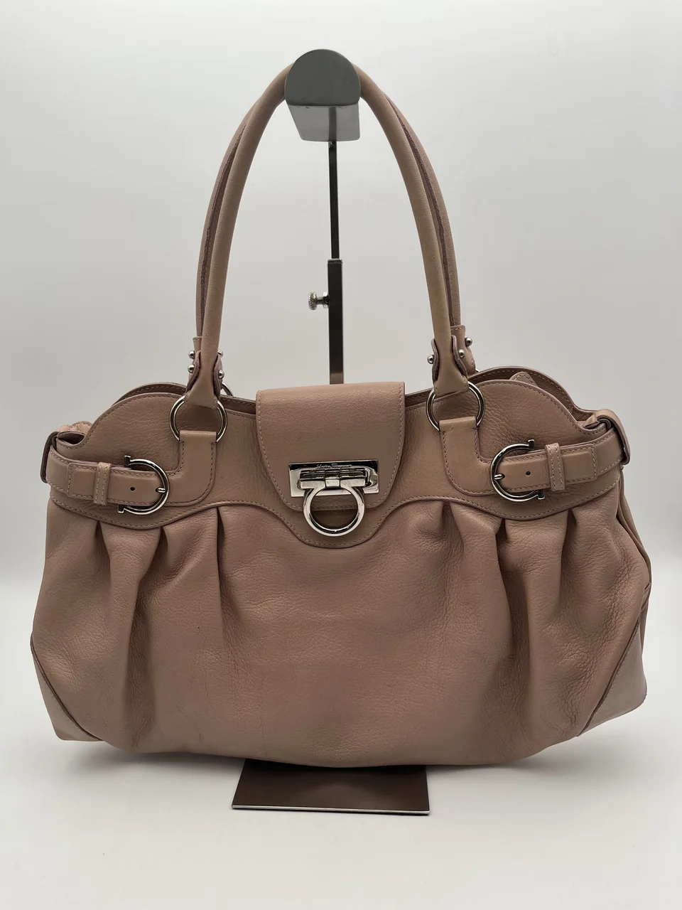 SALVATORE FERRAGAMO GANCINI SHOULDER BAG (PINK)