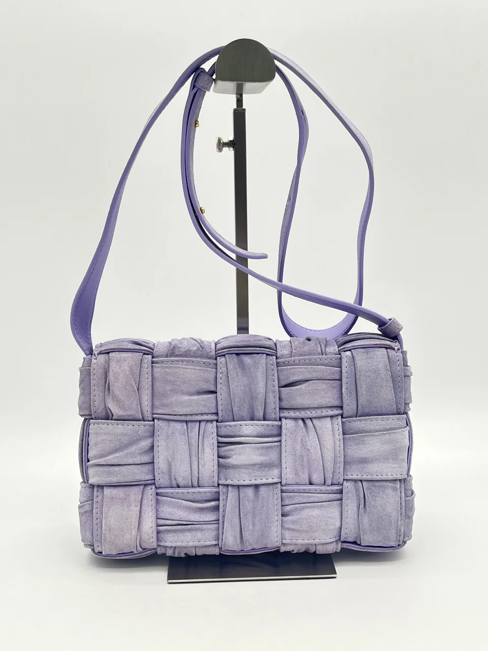 BOTTEGA VENETA MAXI INTRECCIATO CASSETTE (PURPLE) hover