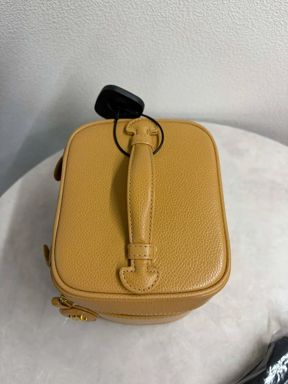 CHANEL CAVIAR VANITY view 4