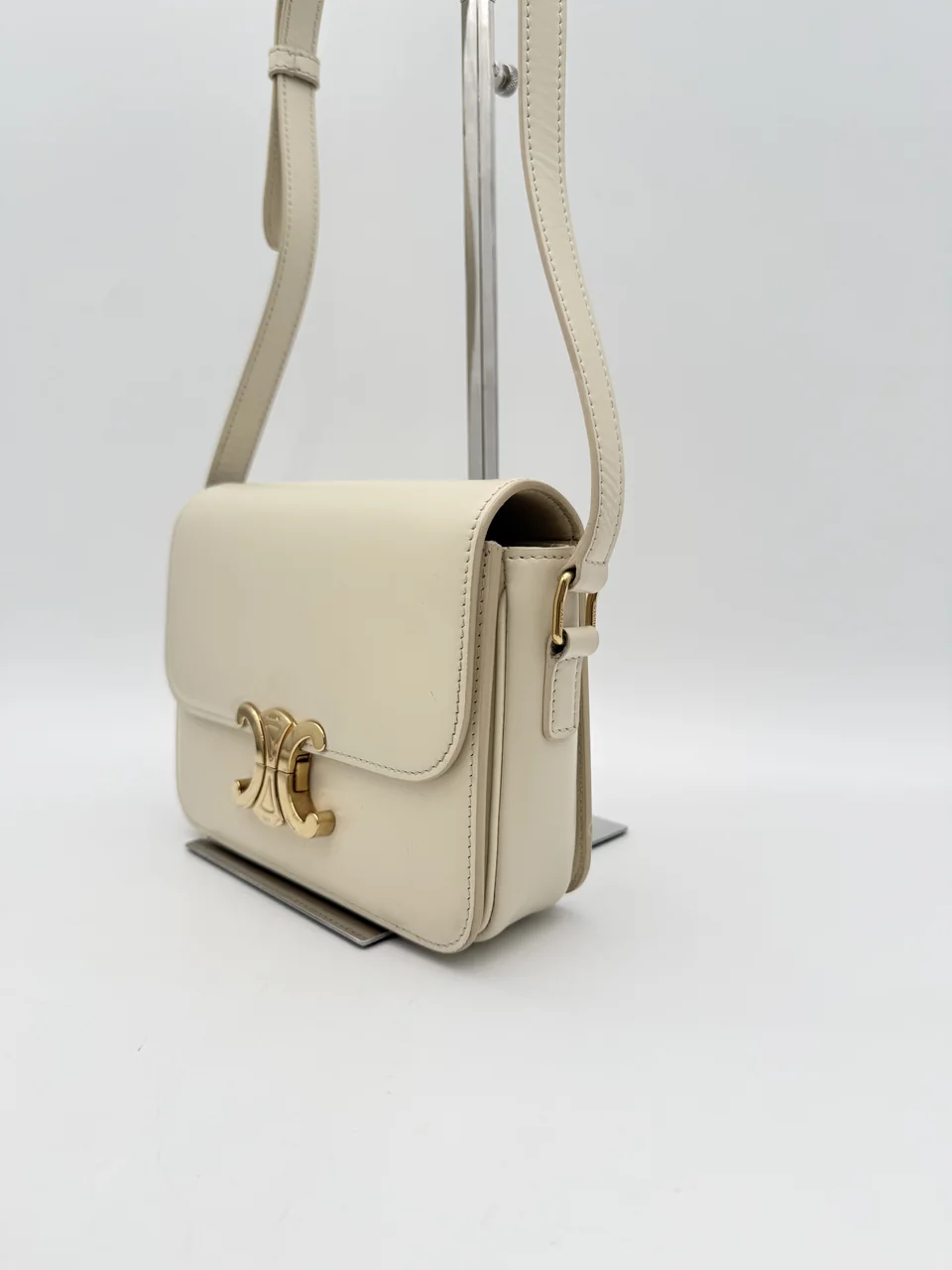CELINE TRIOMPHE SHOULDER BAG (IVORY) view 5