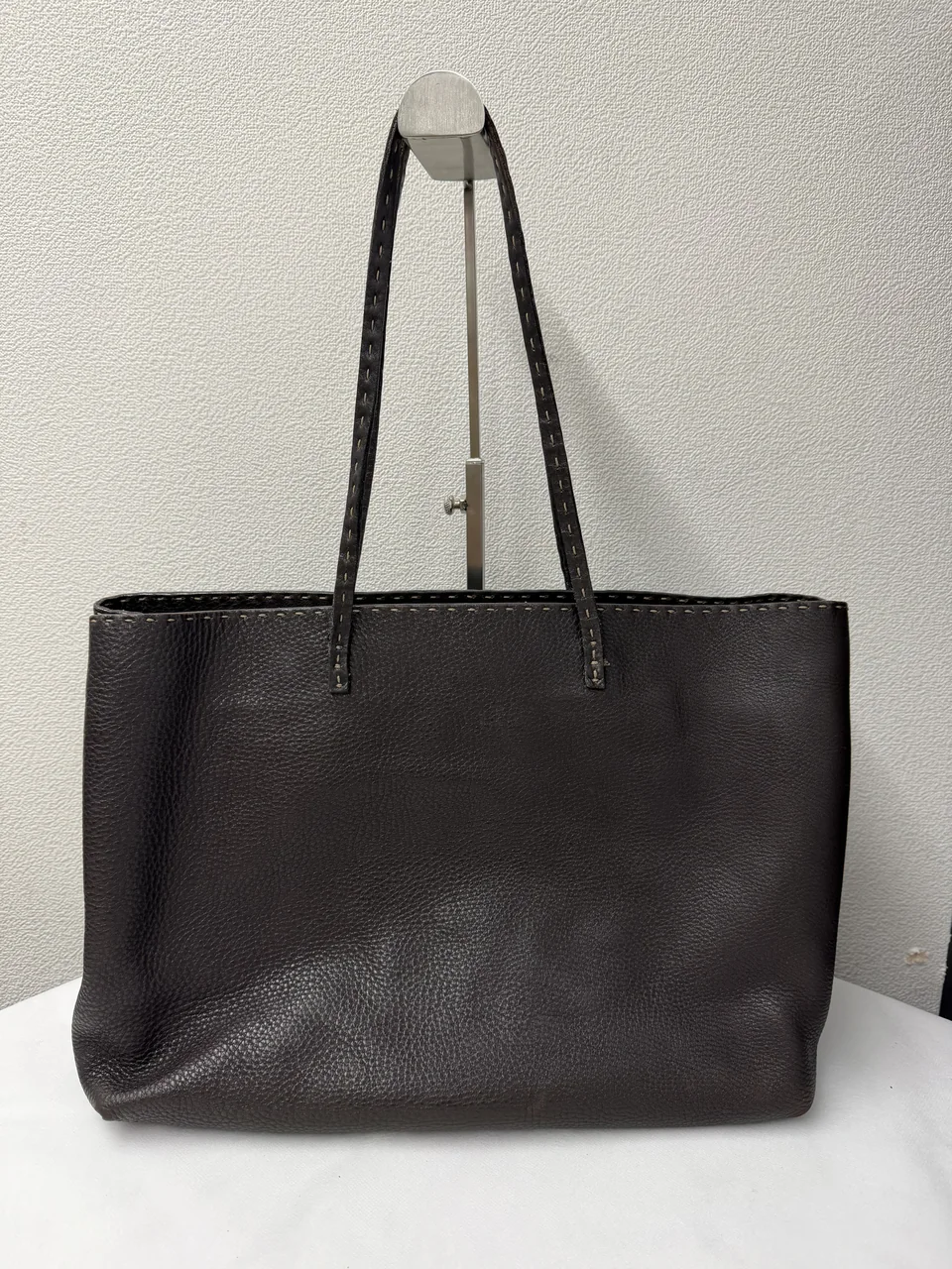 FENDI TOTE BAG (BROWN)
