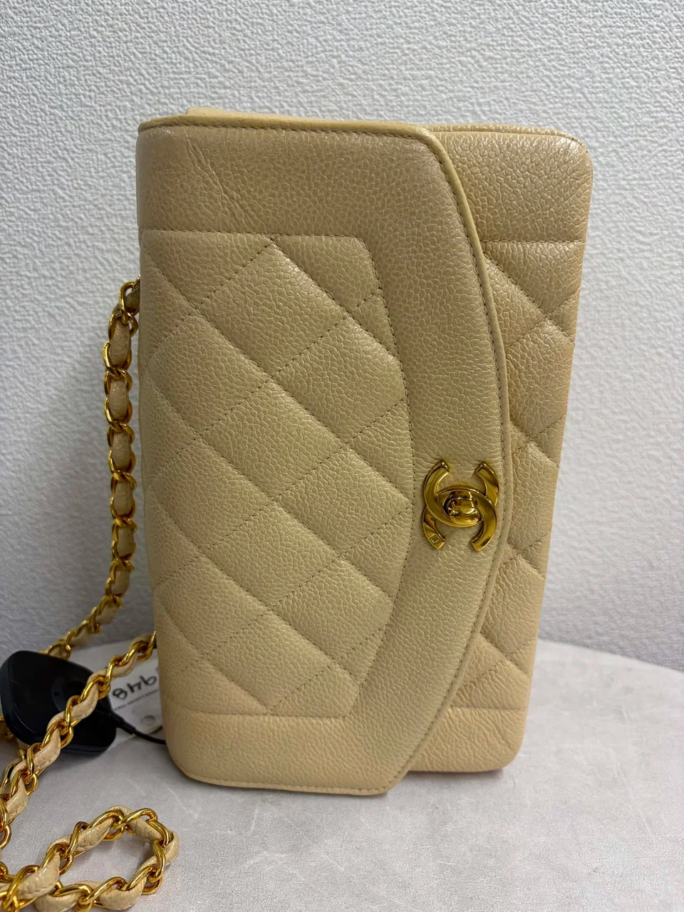 AY-2 2025-09-27T00:00:00.000Z CHANEL CAVIAR DIANA view 8