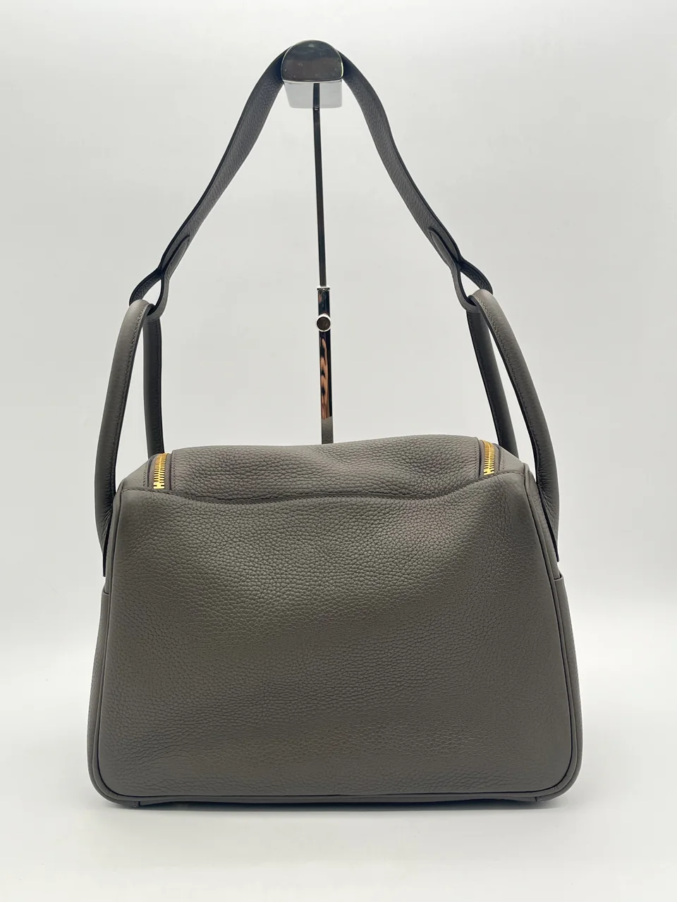 HERMES LINDY 30 (TAURILLON CLEMENCE, GRIS ETAIN, Y STAMP) hover