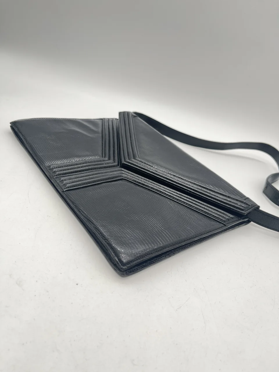 SAINT LAURENT LIZARD SHOULDER BAG (BLACK) view 6