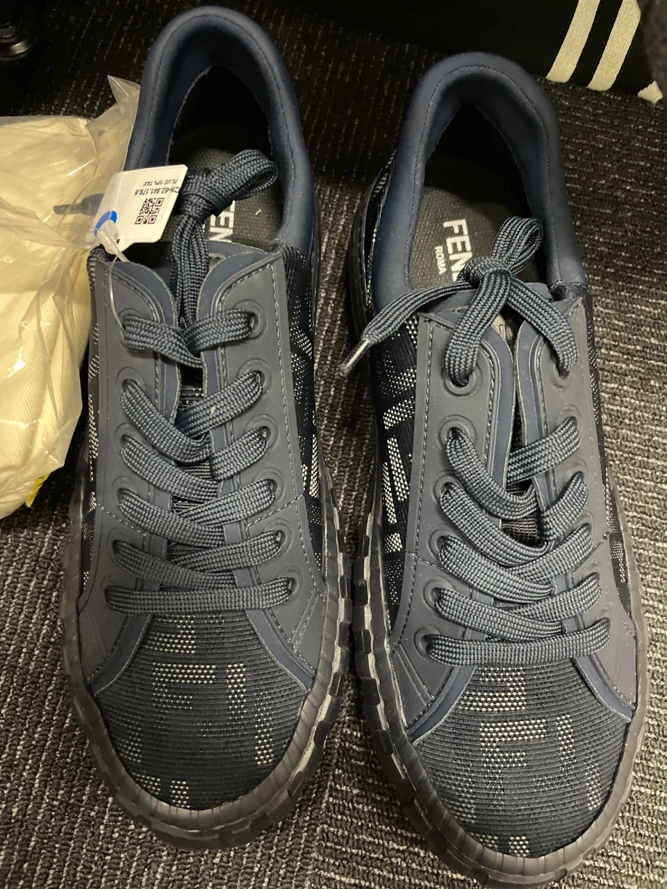 FENDI FF-LOGO MESH SNEAKERS (7E 1520 5)