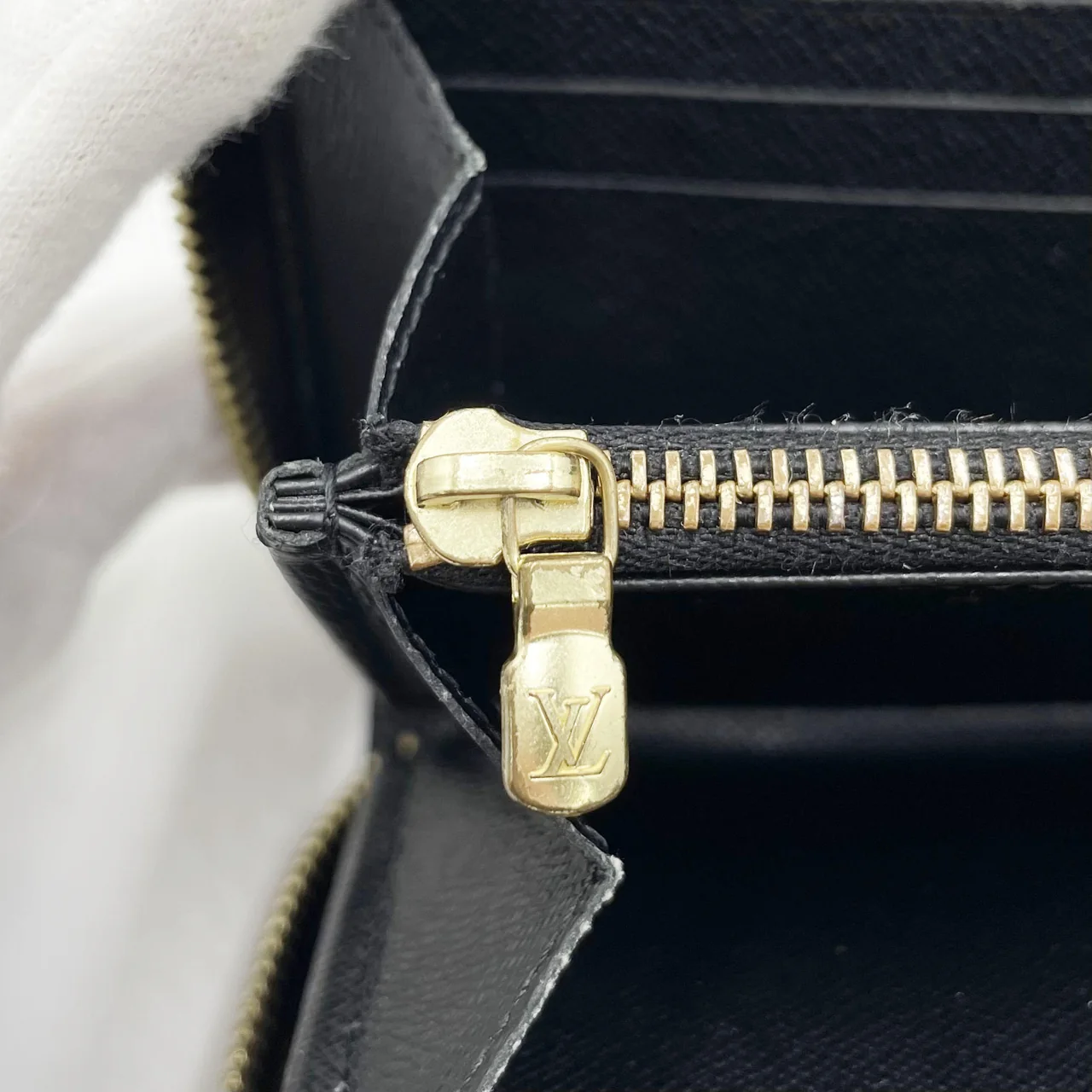LV JEANT REVERSE ZIPPY WALLET view 9