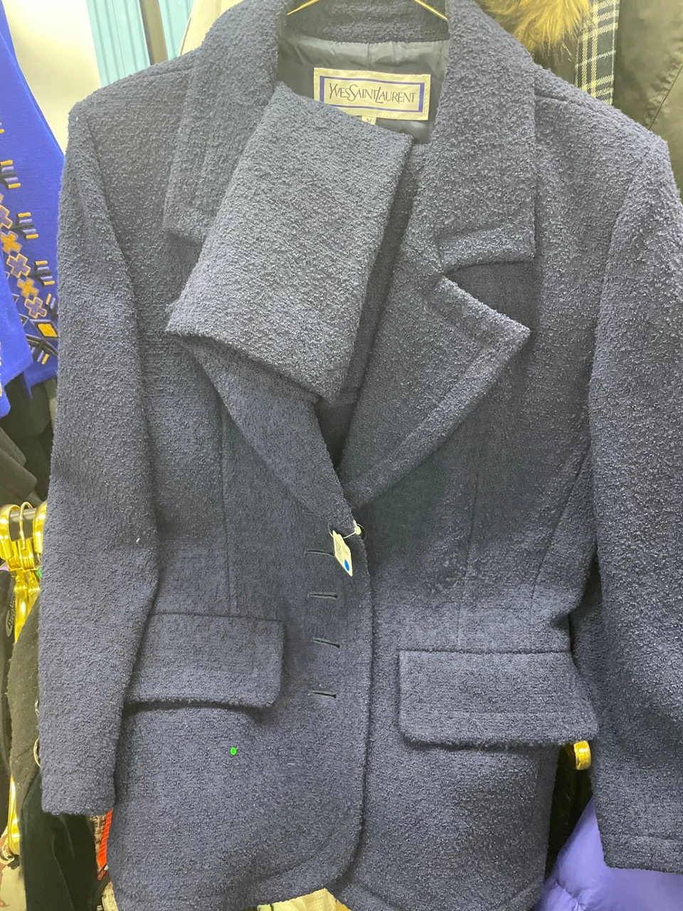 AY-29 622-6 YSL SUIT