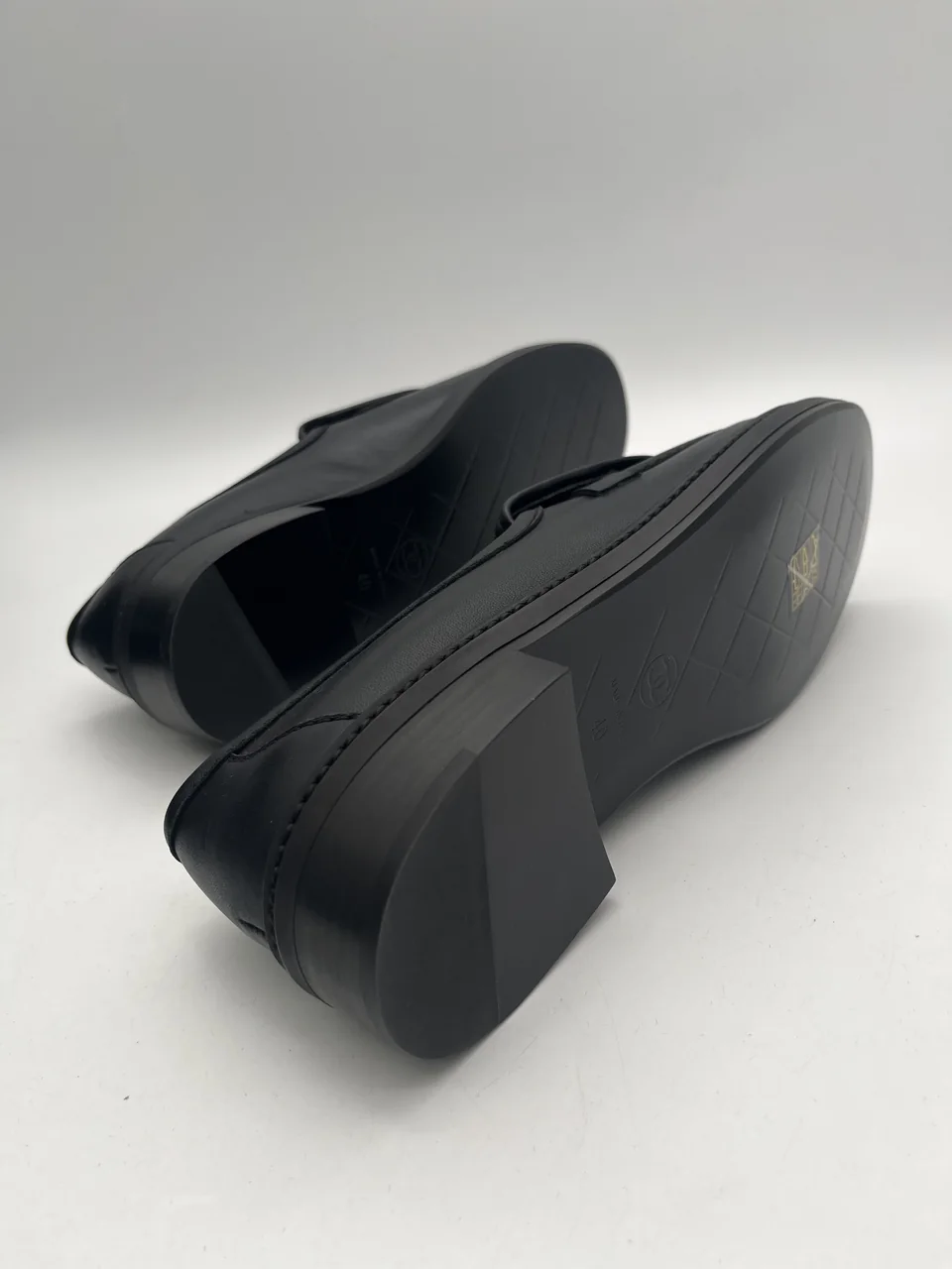 CHANEL LEATHER SHOES (SIZE 40 - BRAND NEW) view 6