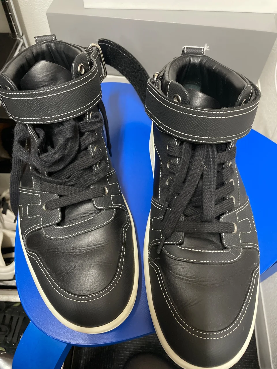 HERMES SNEAKERS (SIZE 40 1/2)