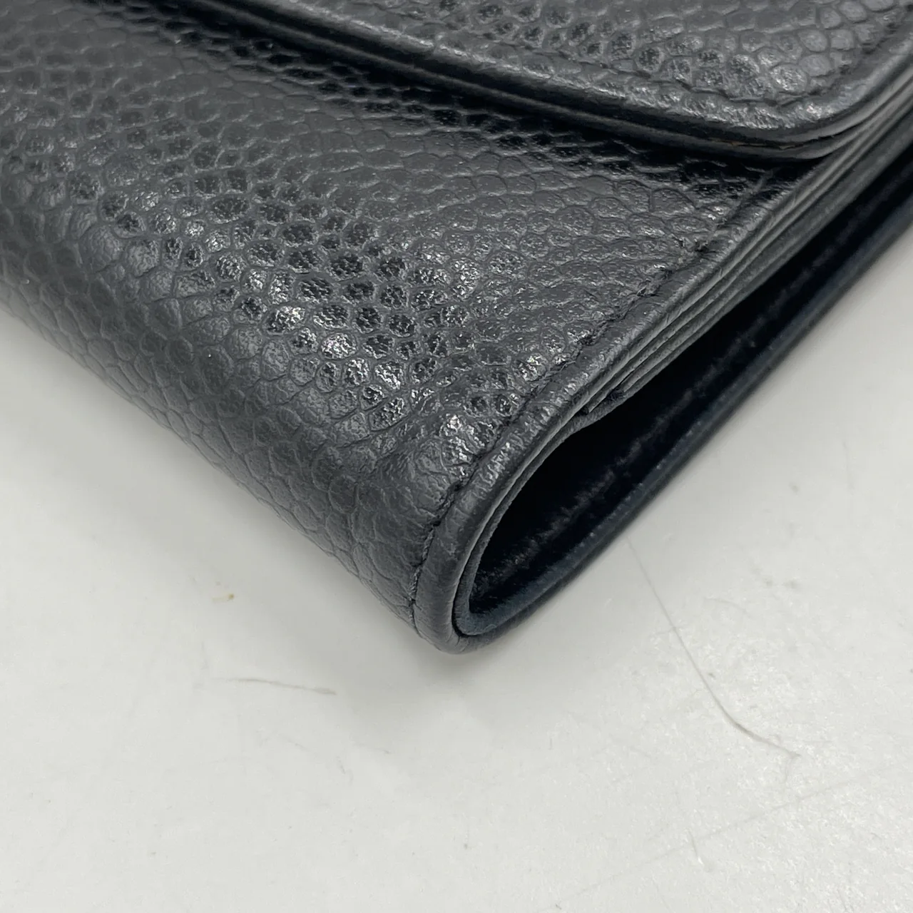 CHANEL CAVIAR BIFOLD WALLET (5 SERIAL CODE) view 5