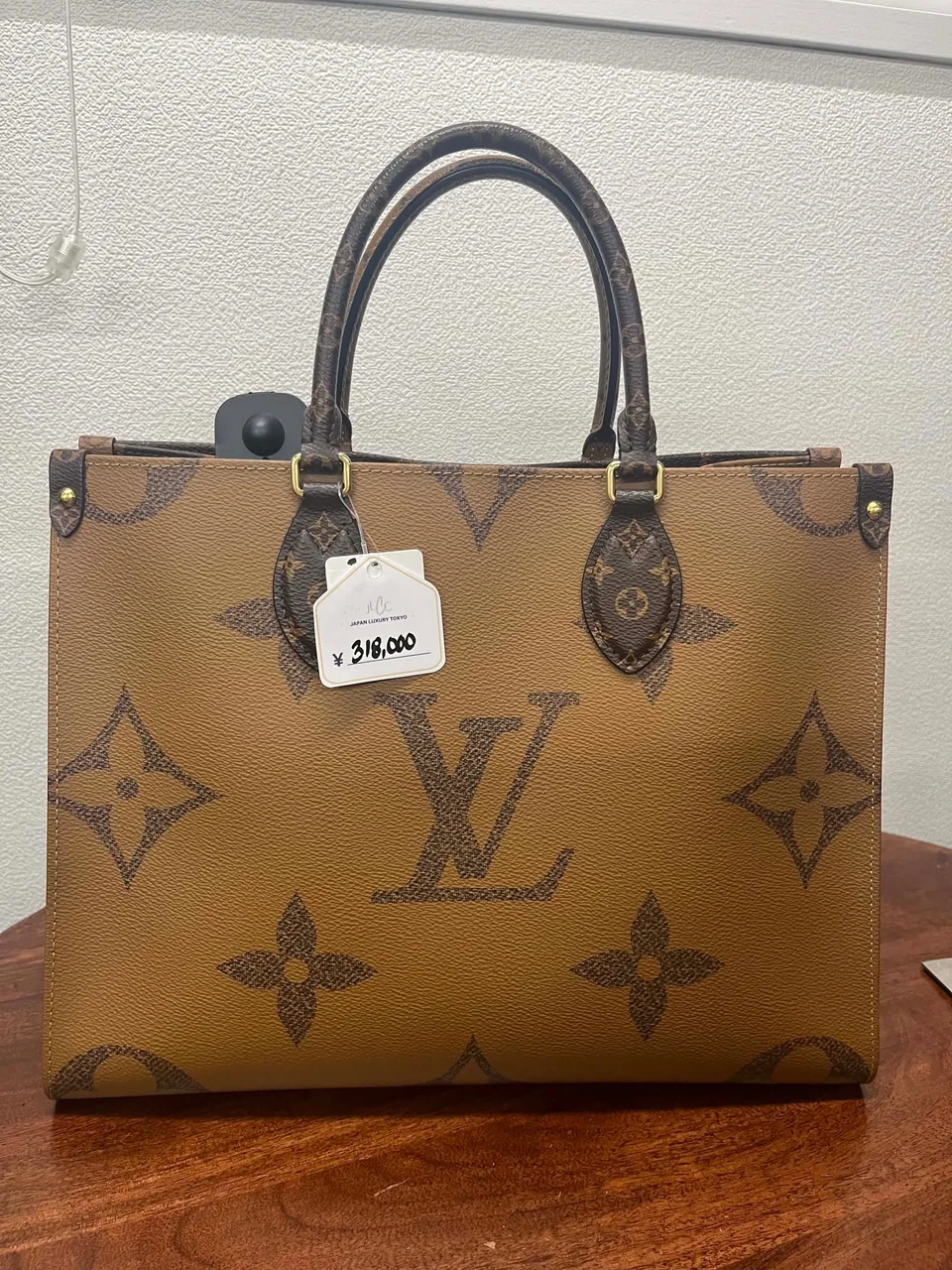 LV MONOGRAM JEANT REVERSE ON THE GO view 9