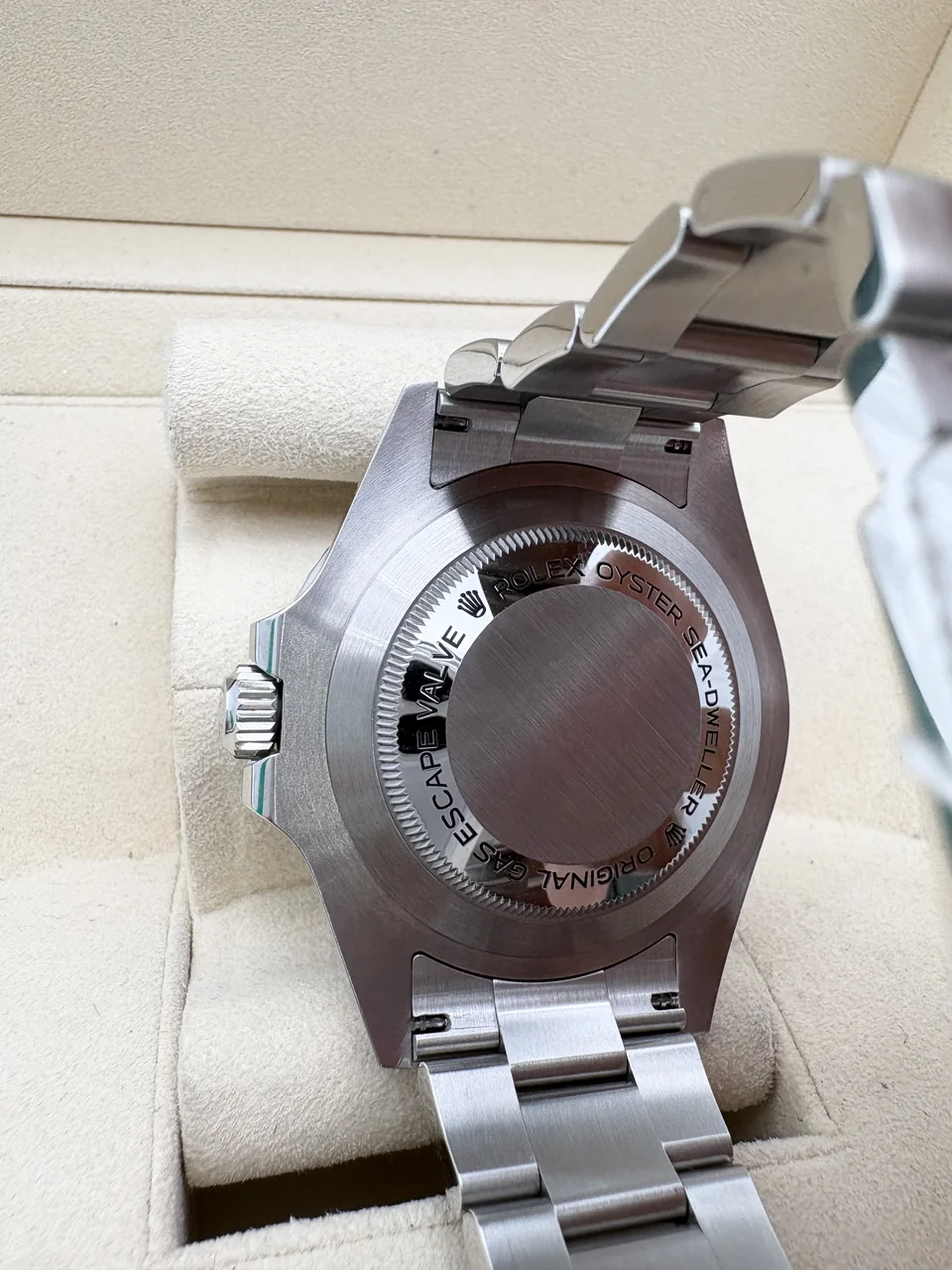 SS/AT ROLEX SEA-DWELLER (2023/03/17, 126600, 71XC4651) view 9