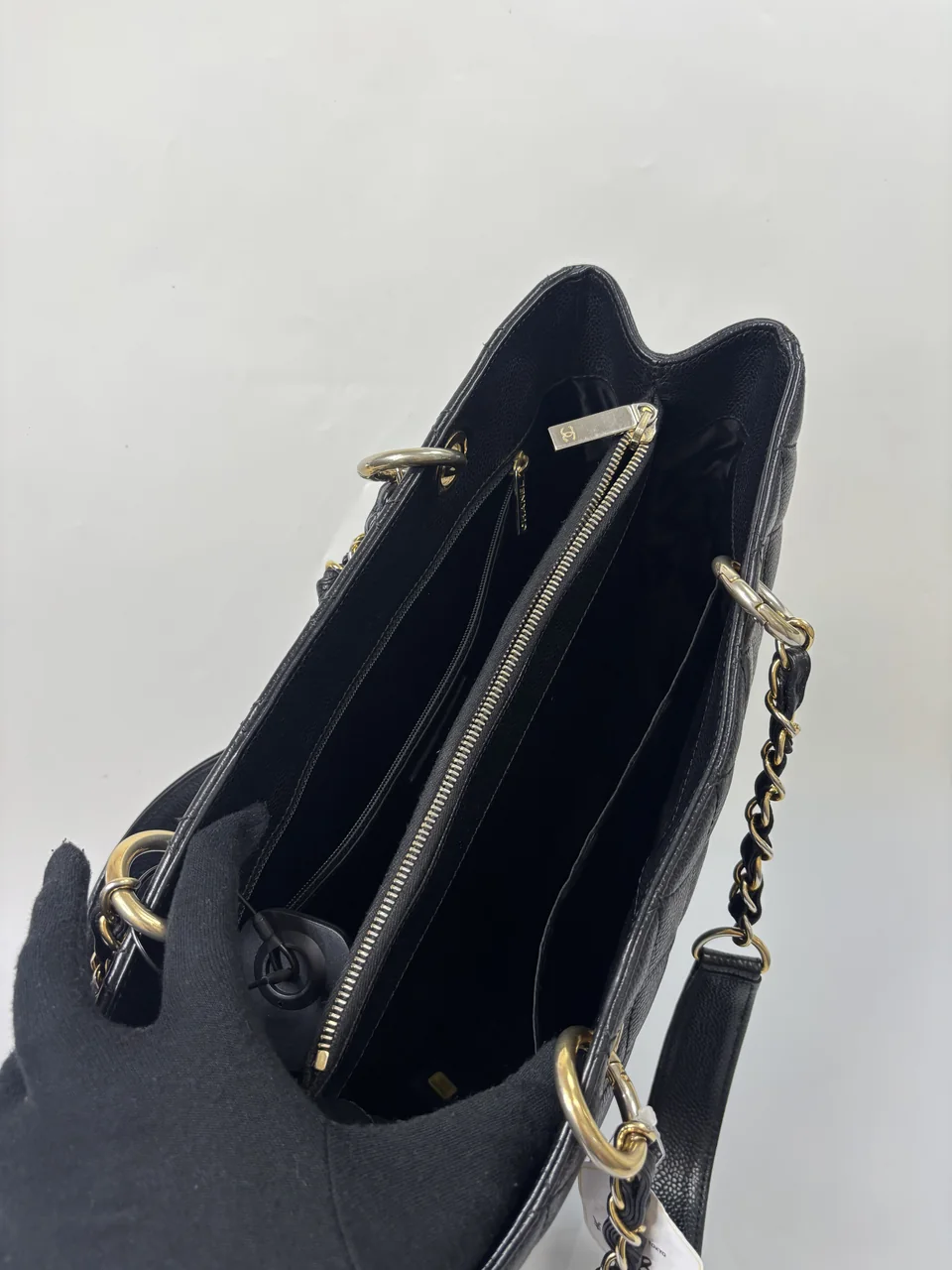 CHANEL CAVIAR GST view 4