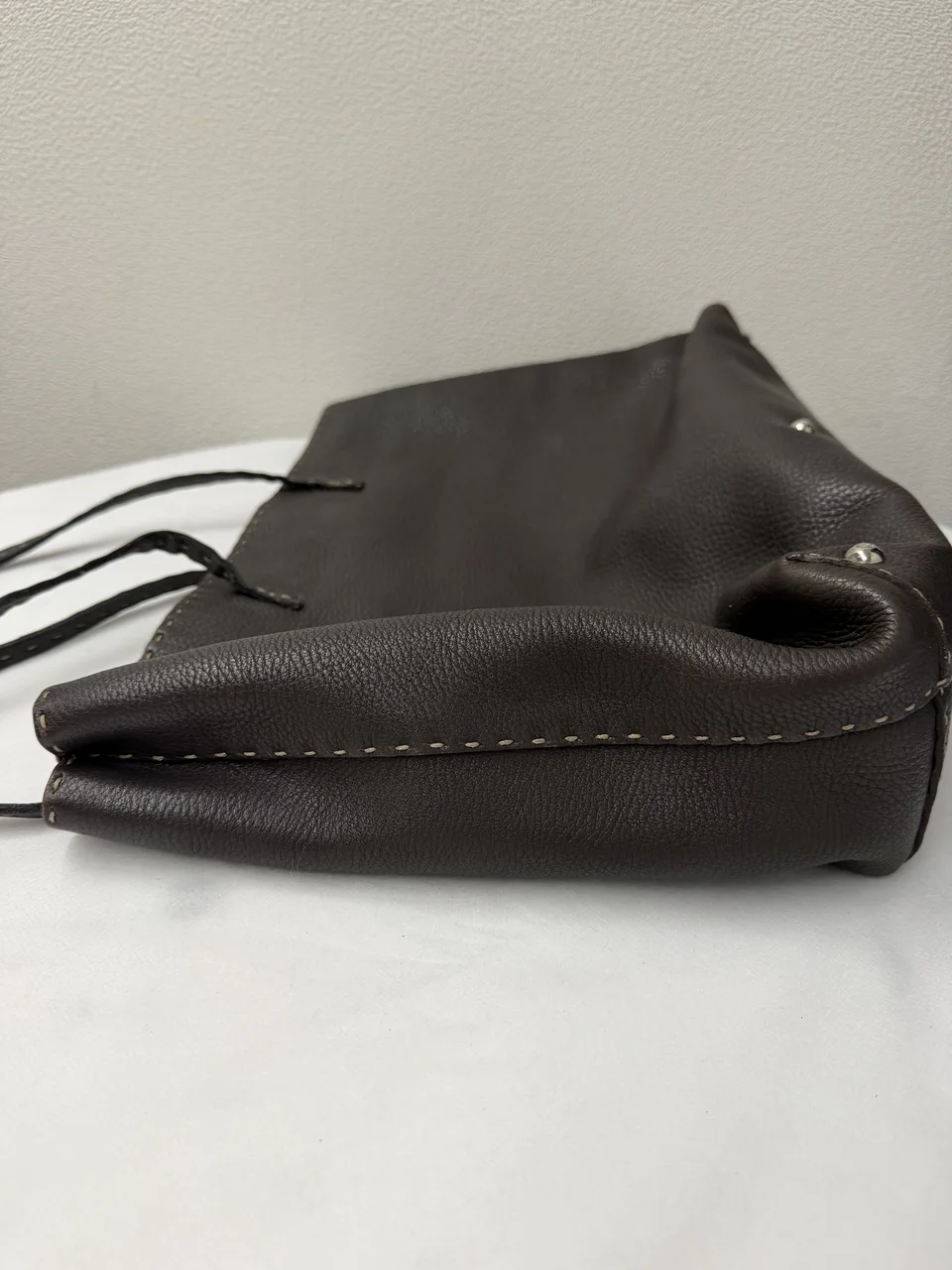 FENDI TOTE BAG (BROWN) view 3