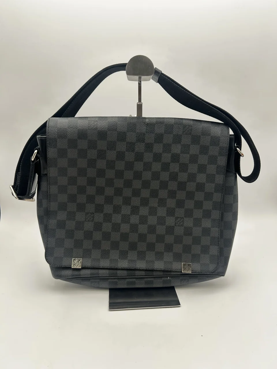 LV GRAPHITE DISTRICT MM