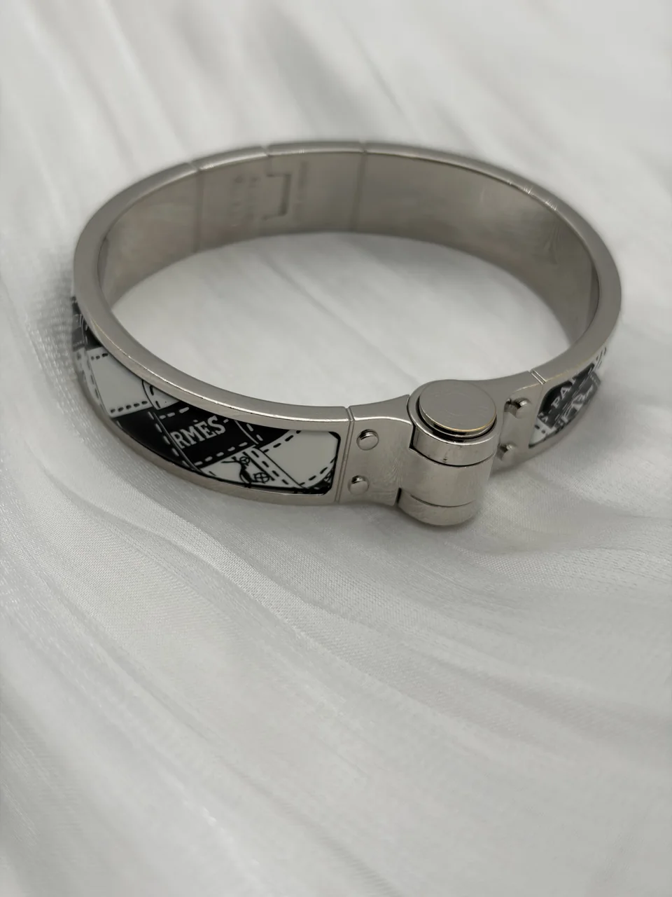 HERMES EMAILLE CHARNIERE