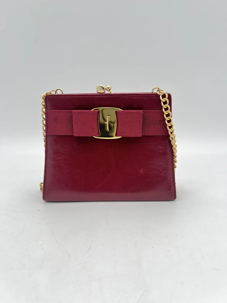 SALVATORE FERRAGAMO VARRA SHOULDER BAG hover