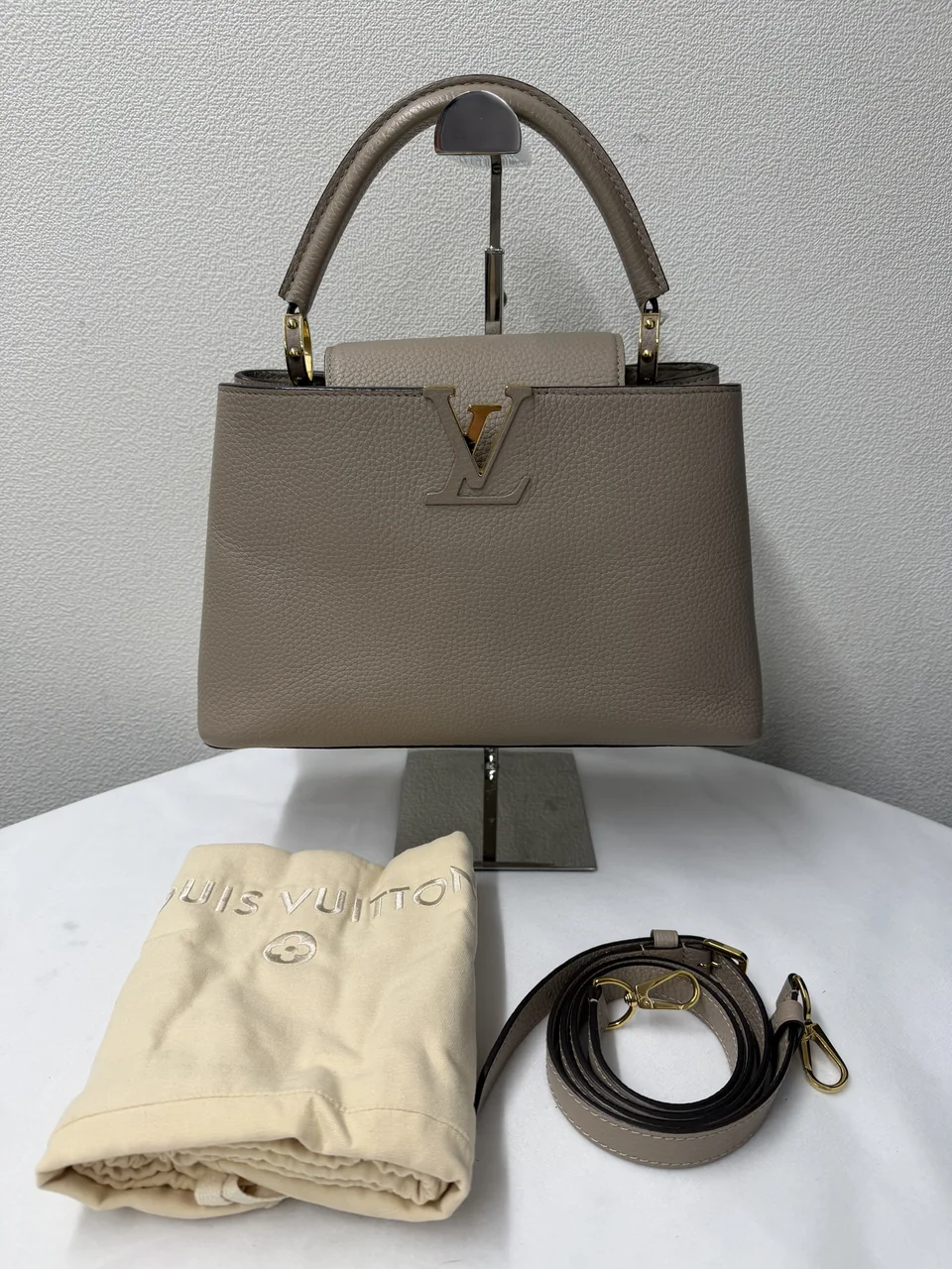 LV TAURILLON CAPUCINES MM view 3