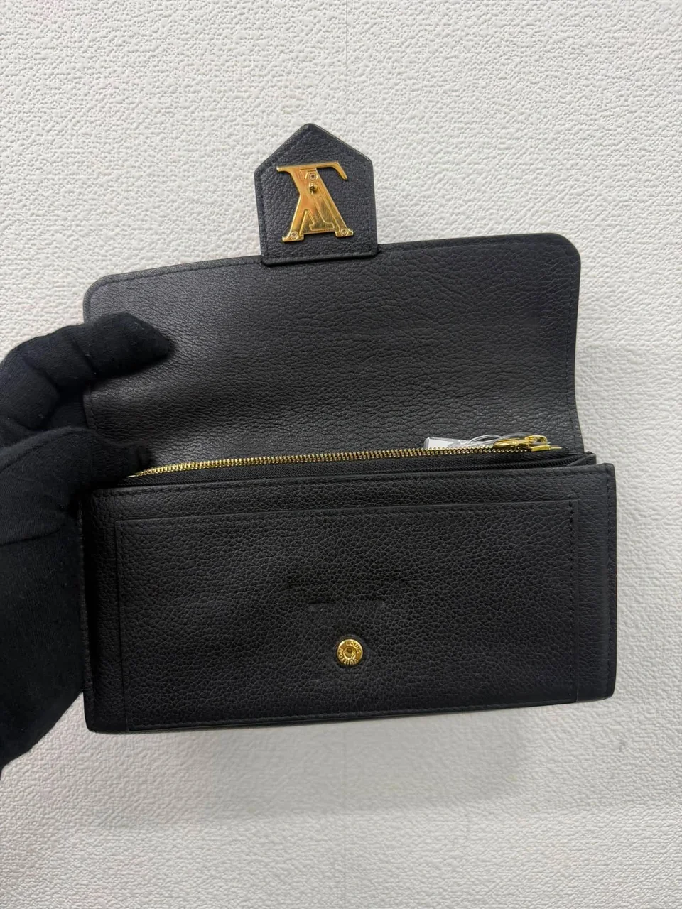 LV PORTEFUILLE LOCK ME (BLACK) photo 5