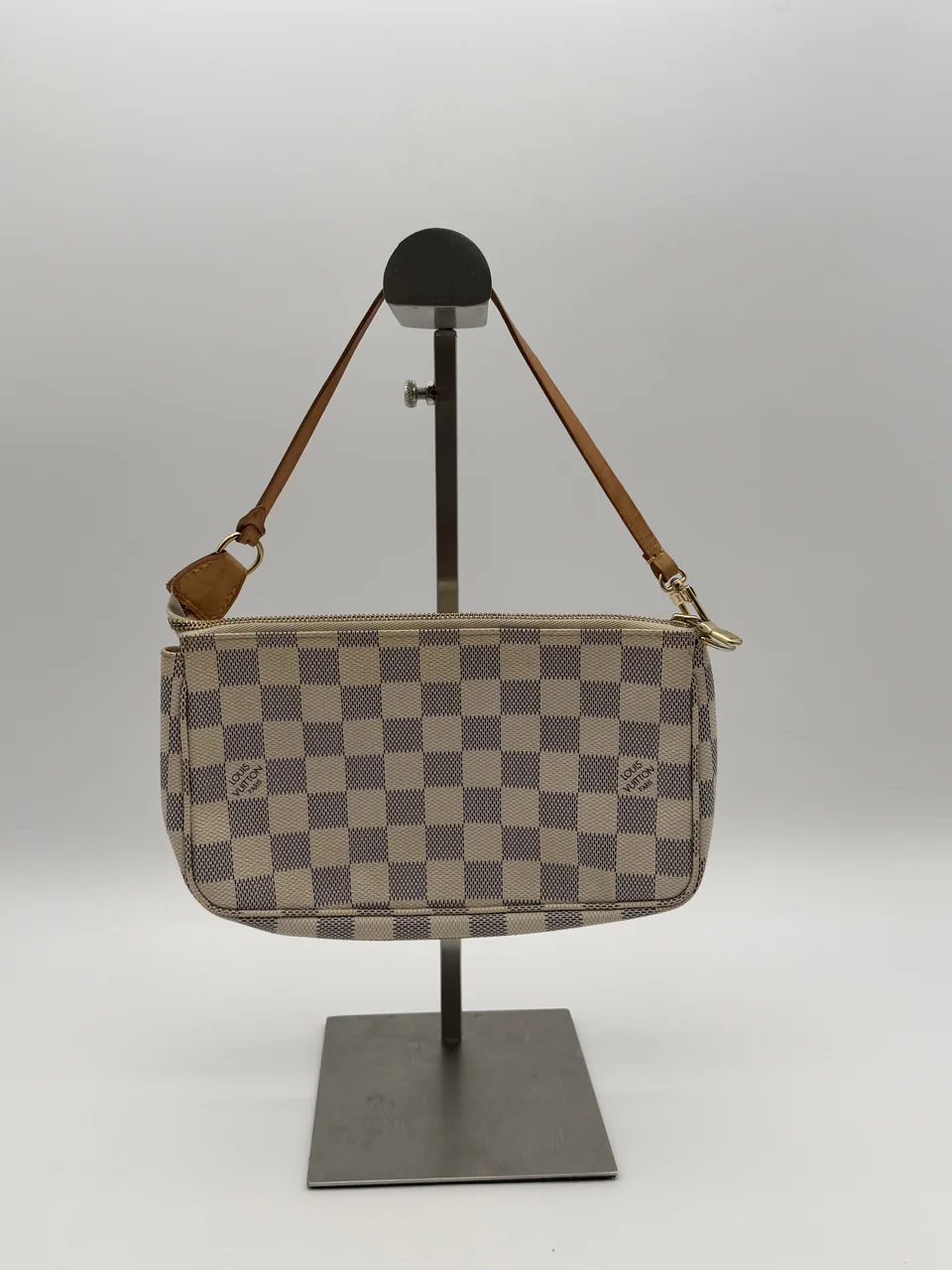 LV ACCESSOIRE