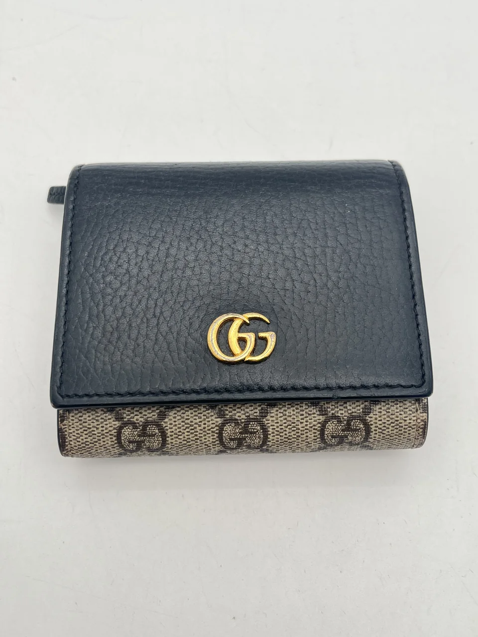 GUCCI GG MARMONT MEDIUM WALLET (BLACK BEIGE)