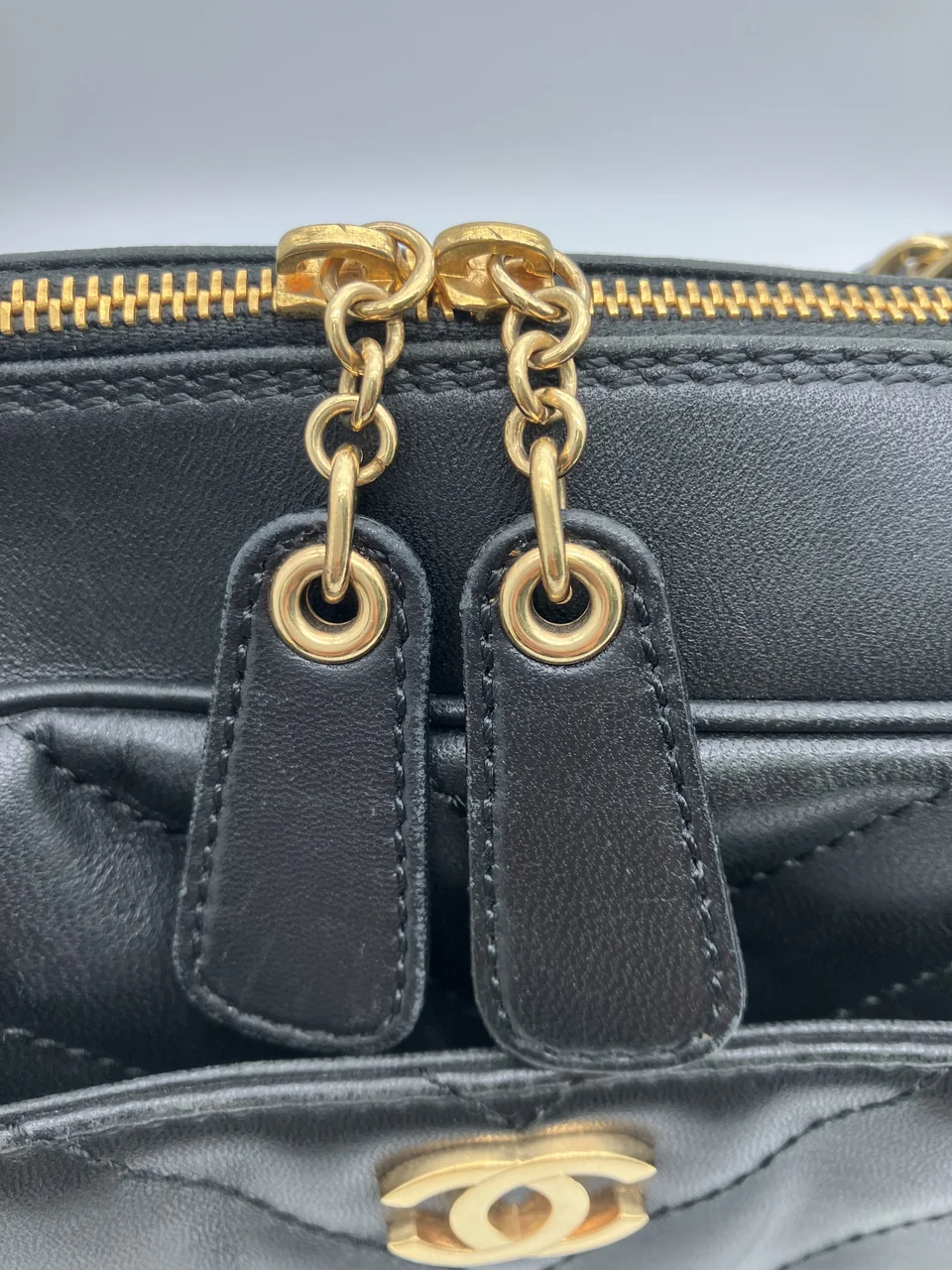 CHANEL V-STITCH CHAIN SHOULDER BAG view 14