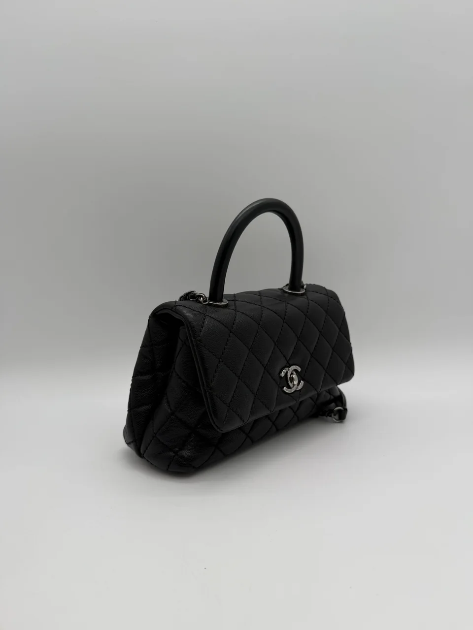 CHANEL CAVIAR COCO HANDE HANDBAG (22 SERIAL CODE) view 5