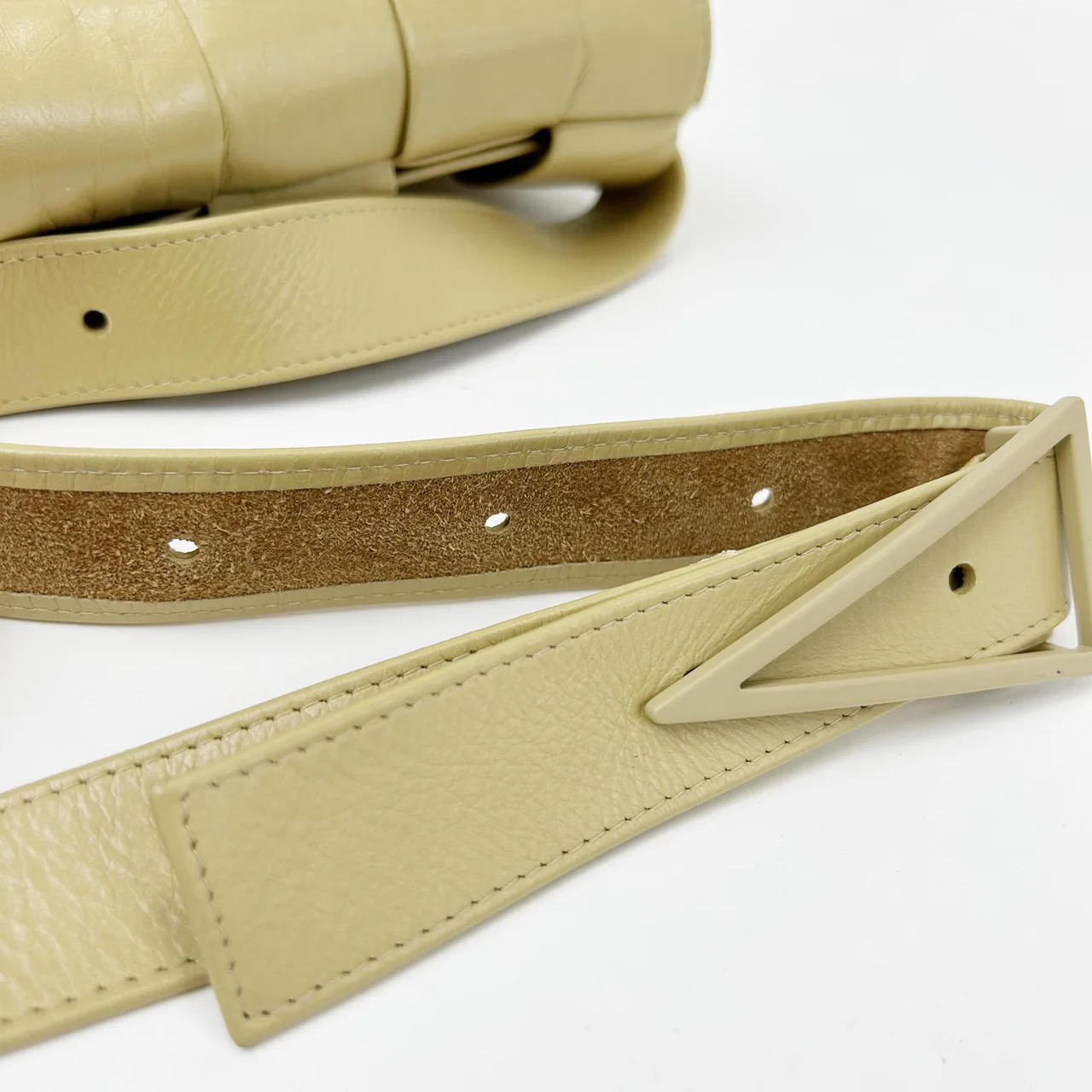 BOTTEGA VENETA MAXI INTRECCIATO CASSETTE CROSSODY view 6