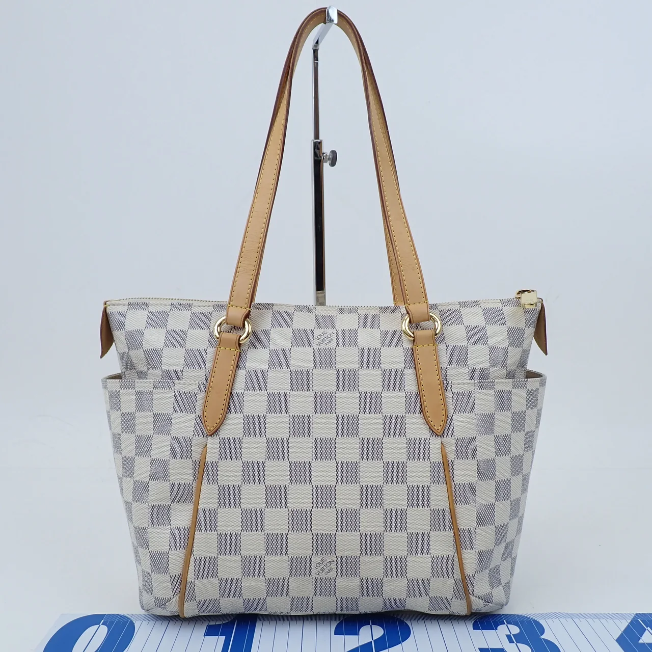 LV AZURE TOTALLY PM hover