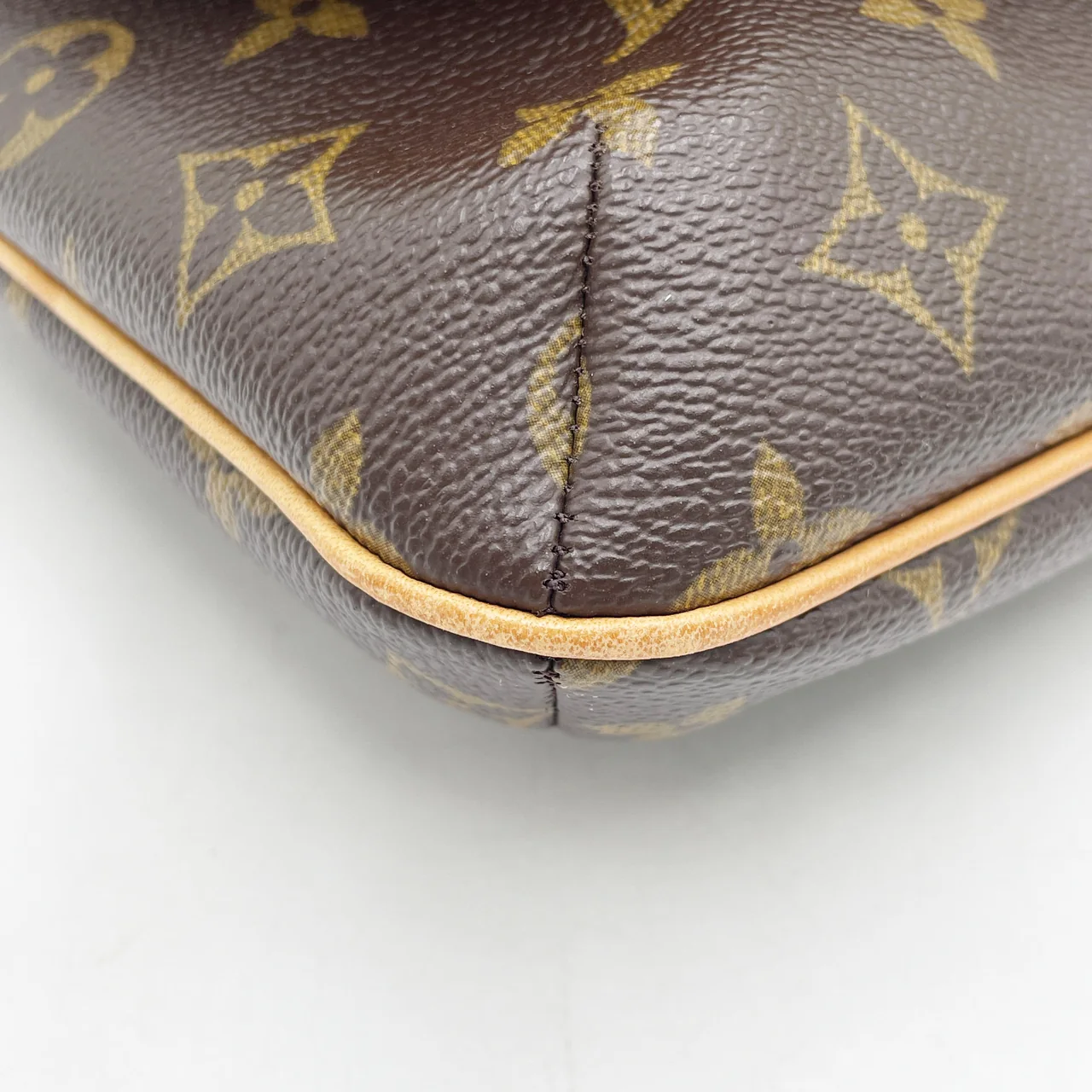 LV MONOGRAM MUSETTE TANGO SHORT view 5