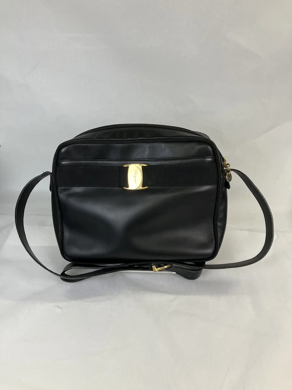 FERRAGAMO SHOULDER BAG
